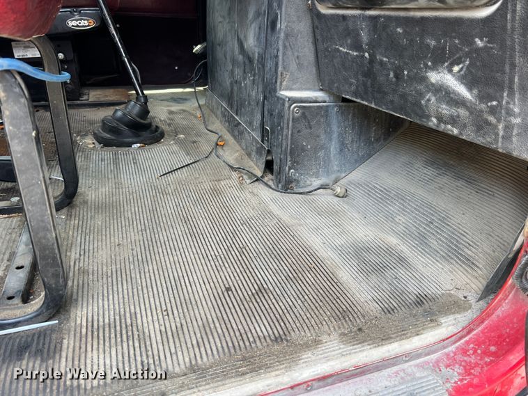 image for item JM9296 2003 Freightliner FLD  semi truck