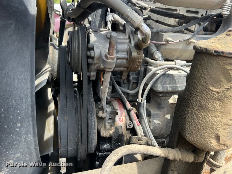 image for item JM9296 2003 Freightliner FLD  semi truck