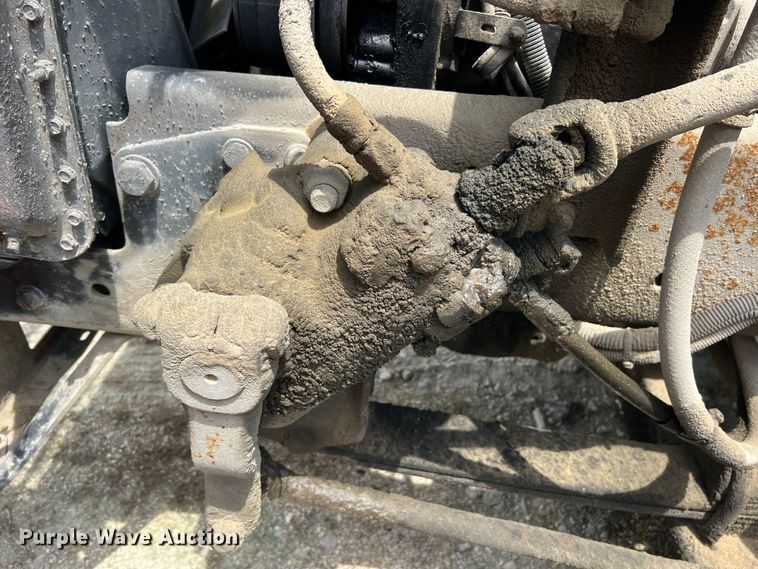 image for item JM9296 2003 Freightliner FLD  semi truck