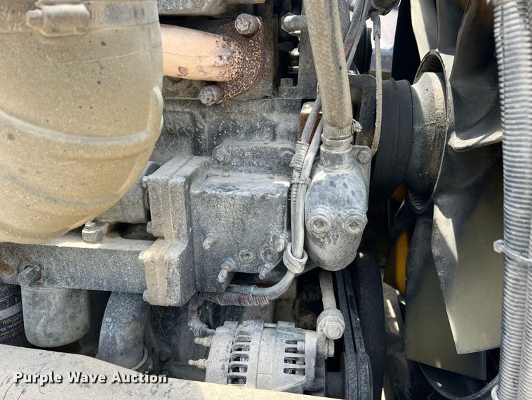 image for item JM9296 2003 Freightliner FLD  semi truck