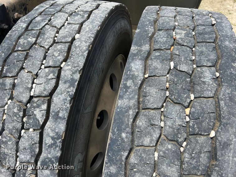 image for item JM9296 2003 Freightliner FLD  semi truck