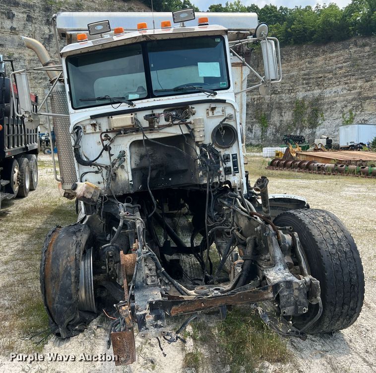 image for item JM9297 1997 Peterbilt 378  dump truck