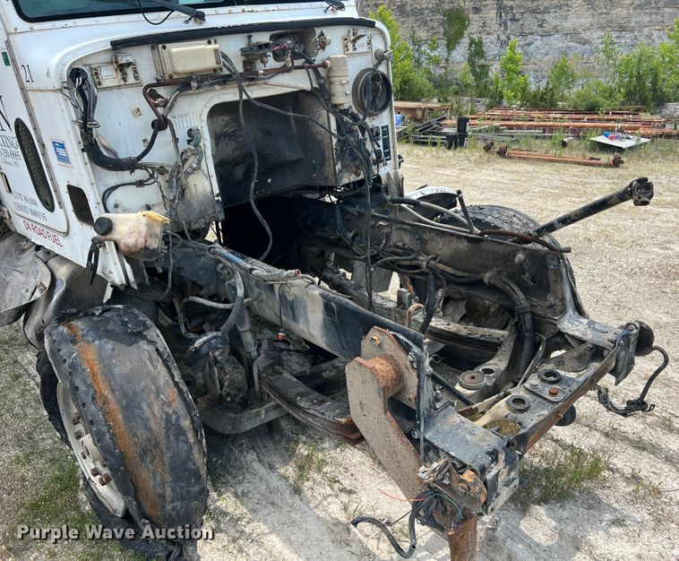 image for item JM9297 1997 Peterbilt 378  dump truck