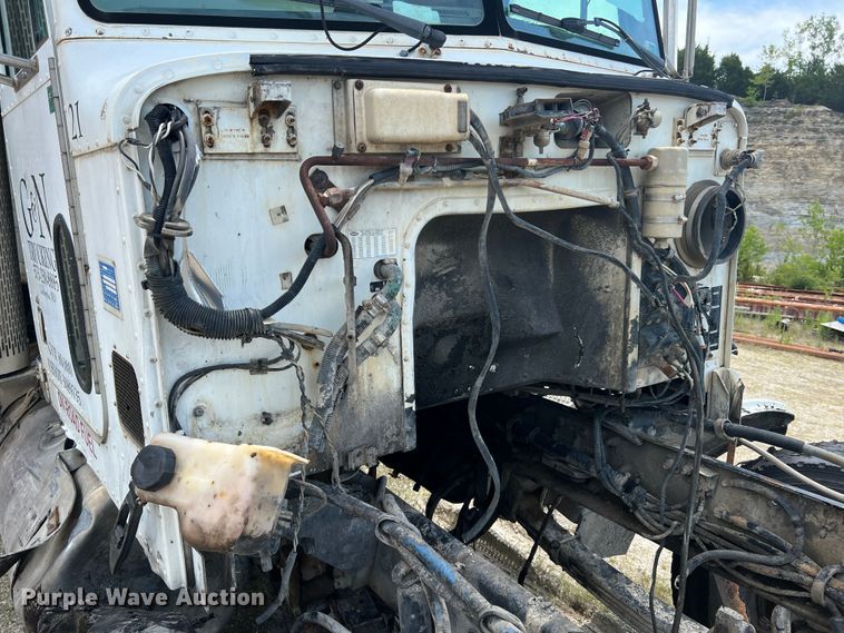 image for item JM9297 1997 Peterbilt 378  dump truck