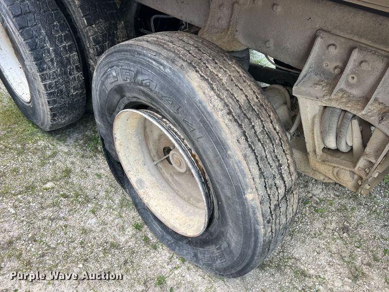 image for item JM9297 1997 Peterbilt 378  dump truck