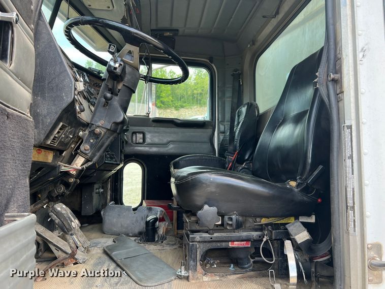 image for item JM9297 1997 Peterbilt 378  dump truck