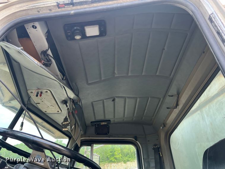 image for item JM9297 1997 Peterbilt 378  dump truck