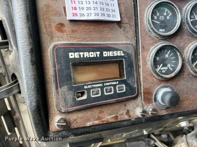 image for item JM9297 1997 Peterbilt 378  dump truck