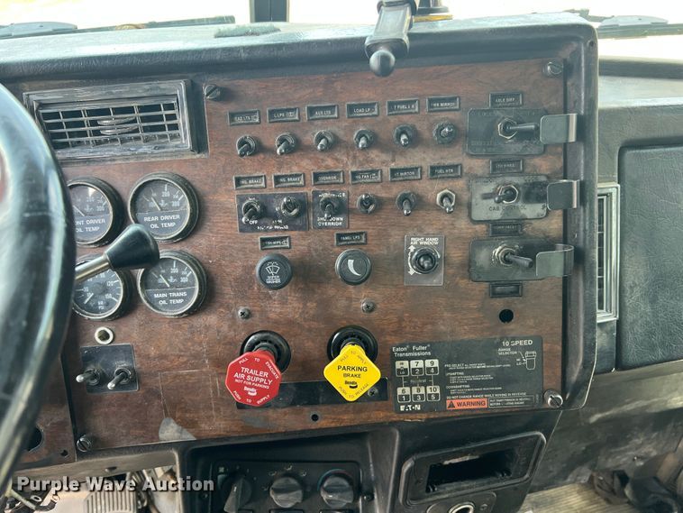 image for item JM9297 1997 Peterbilt 378  dump truck