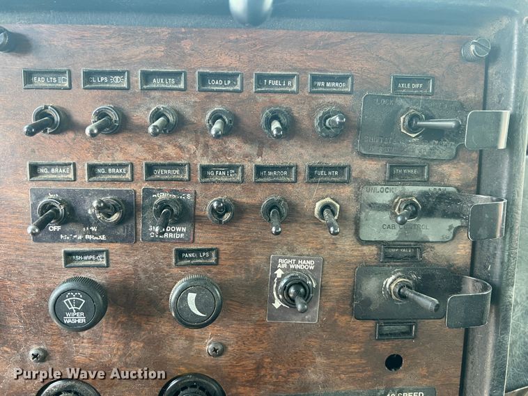 image for item JM9297 1997 Peterbilt 378  dump truck