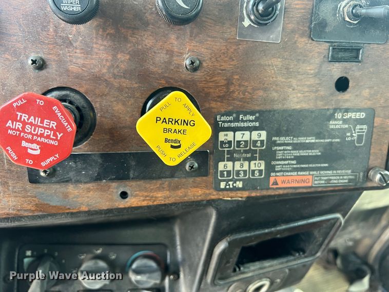 image for item JM9297 1997 Peterbilt 378  dump truck