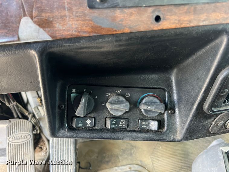 image for item JM9297 1997 Peterbilt 378  dump truck