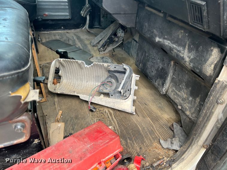 image for item JM9297 1997 Peterbilt 378  dump truck