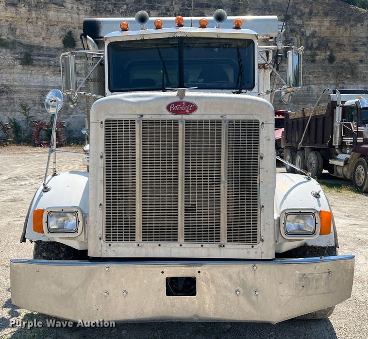 image for item JM9298 1994 Peterbilt 378  dump truck