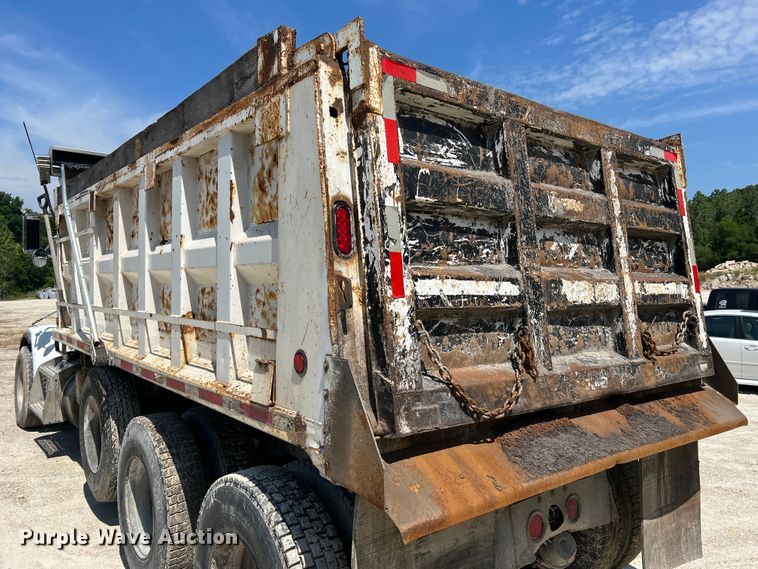 image for item JM9298 1994 Peterbilt 378  dump truck