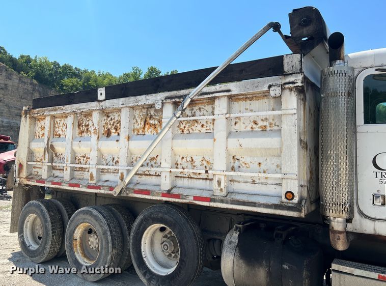 image for item JM9298 1994 Peterbilt 378  dump truck