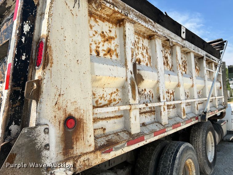 image for item JM9298 1994 Peterbilt 378  dump truck