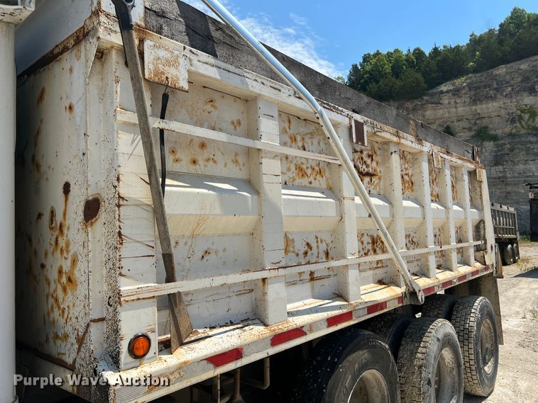 image for item JM9298 1994 Peterbilt 378  dump truck