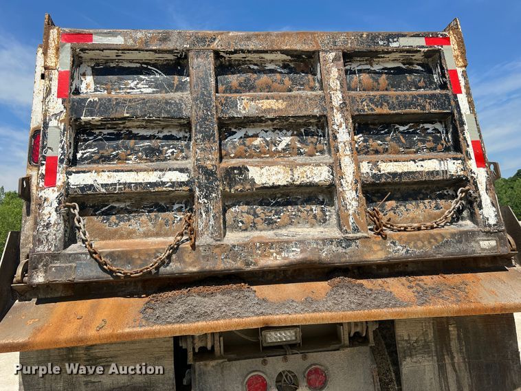 image for item JM9298 1994 Peterbilt 378  dump truck