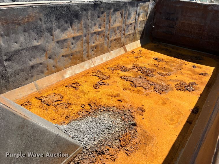 image for item JM9298 1994 Peterbilt 378  dump truck