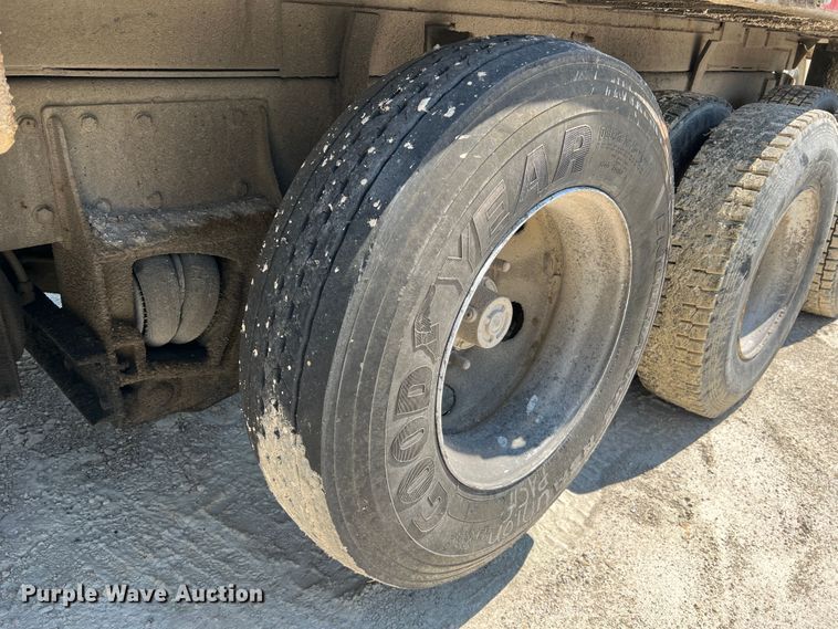 image for item JM9298 1994 Peterbilt 378  dump truck