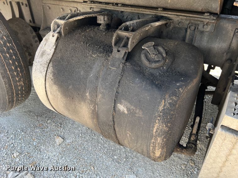 image for item JM9298 1994 Peterbilt 378  dump truck