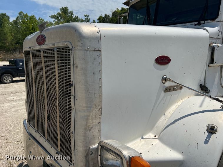 image for item JM9298 1994 Peterbilt 378  dump truck