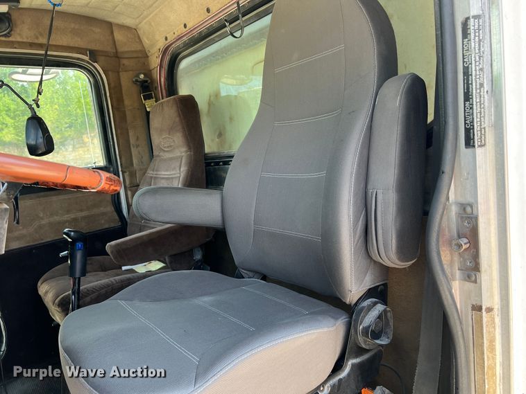 image for item JM9298 1994 Peterbilt 378  dump truck