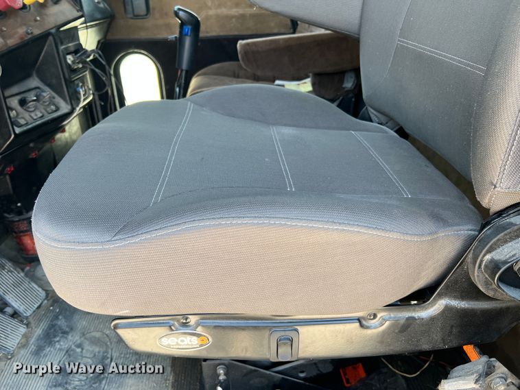 image for item JM9298 1994 Peterbilt 378  dump truck