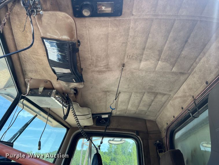 image for item JM9298 1994 Peterbilt 378  dump truck