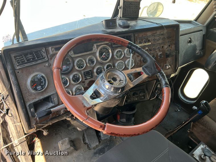 image for item JM9298 1994 Peterbilt 378  dump truck