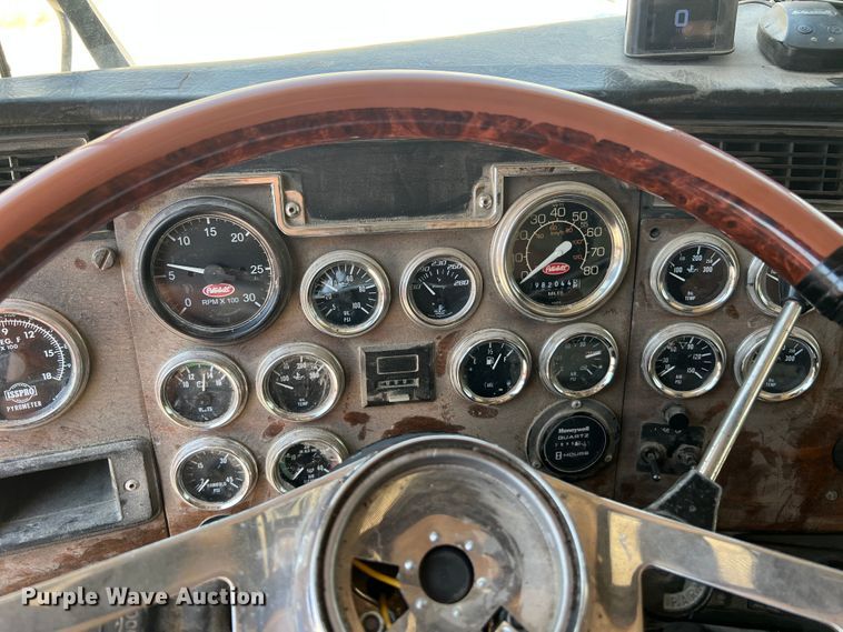 image for item JM9298 1994 Peterbilt 378  dump truck