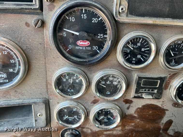 image for item JM9298 1994 Peterbilt 378  dump truck