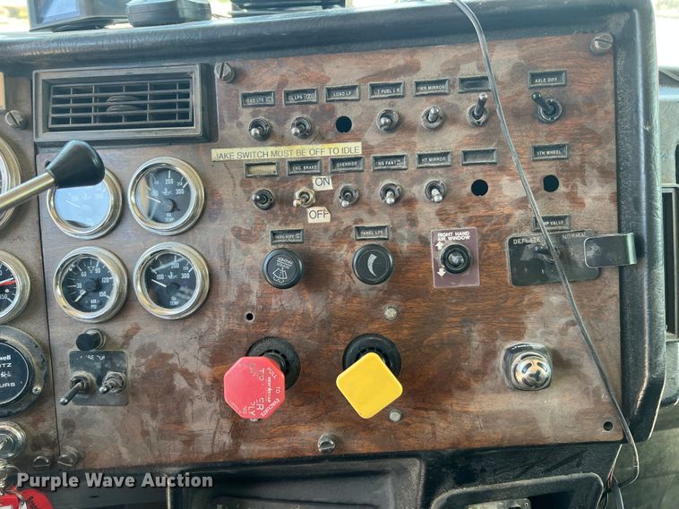 image for item JM9298 1994 Peterbilt 378  dump truck