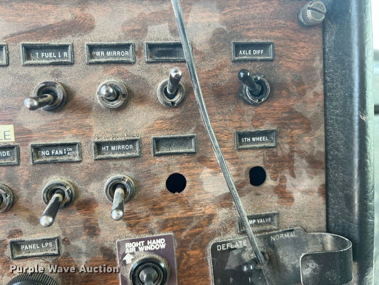 image for item JM9298 1994 Peterbilt 378  dump truck