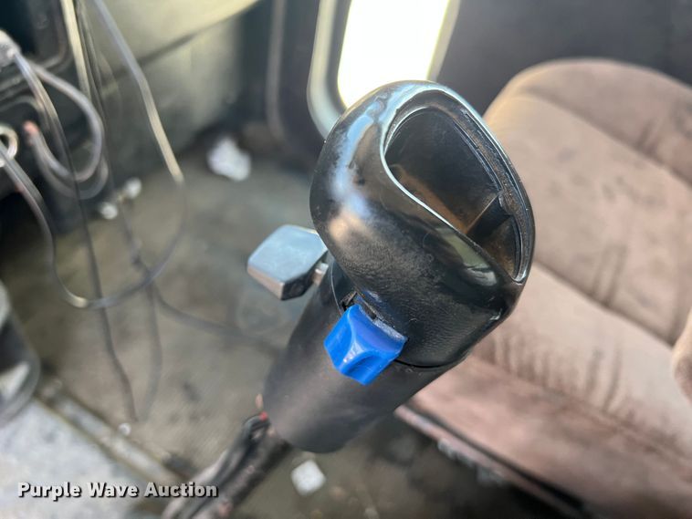 image for item JM9298 1994 Peterbilt 378  dump truck