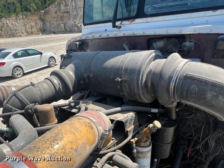 image for item JM9298 1994 Peterbilt 378  dump truck