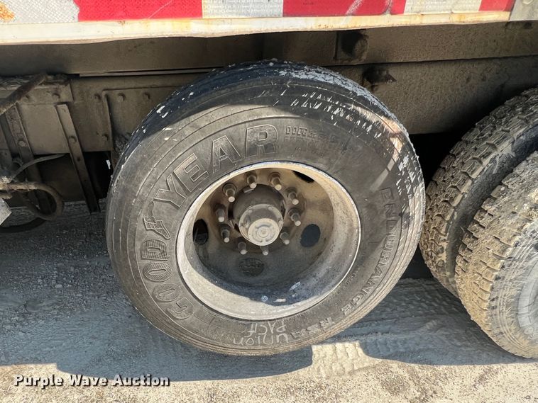 image for item JM9298 1994 Peterbilt 378  dump truck