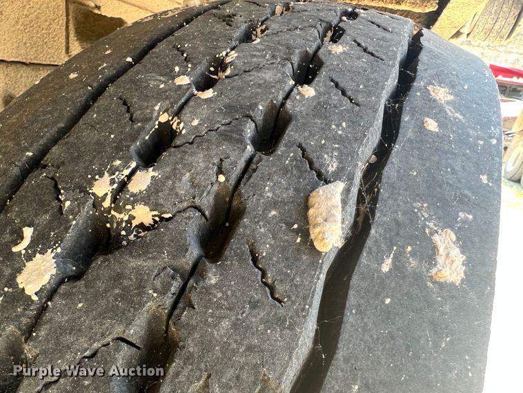 image for item JM9298 1994 Peterbilt 378  dump truck