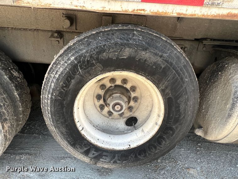 image for item JM9298 1994 Peterbilt 378  dump truck