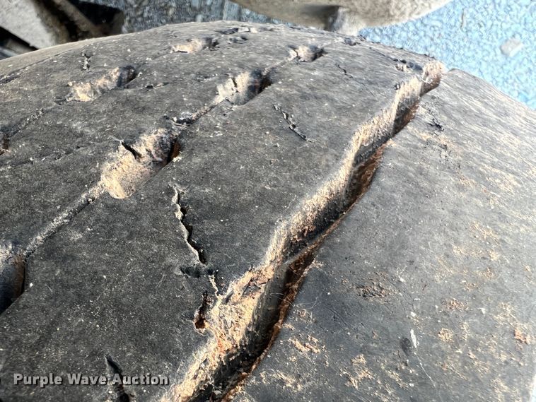 image for item JM9298 1994 Peterbilt 378  dump truck