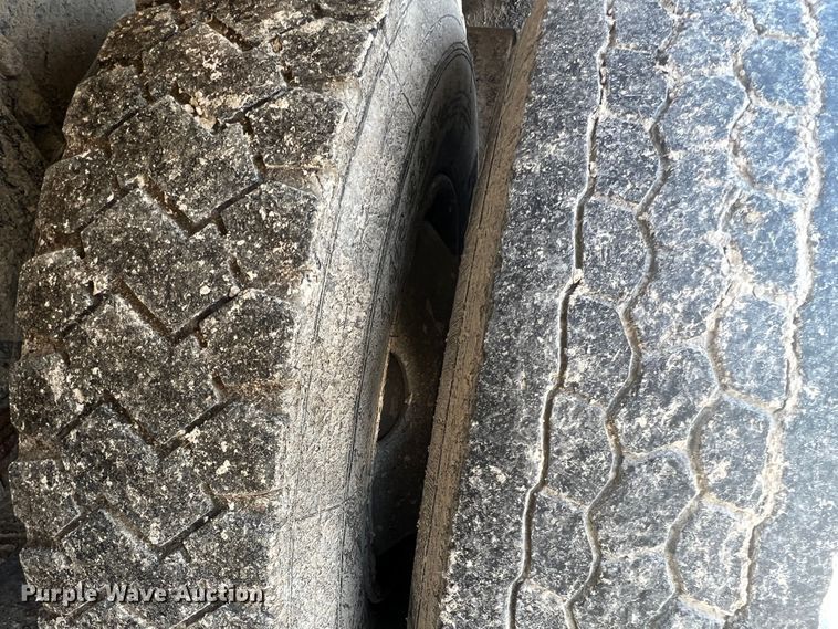 image for item JM9298 1994 Peterbilt 378  dump truck