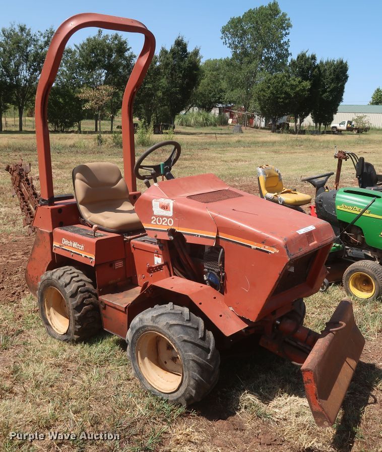 image for item JR9422 1992 Ditch Witch 2020  trencher