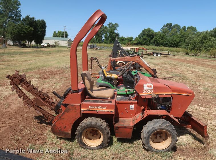 image for item JR9422 1992 Ditch Witch 2020  trencher