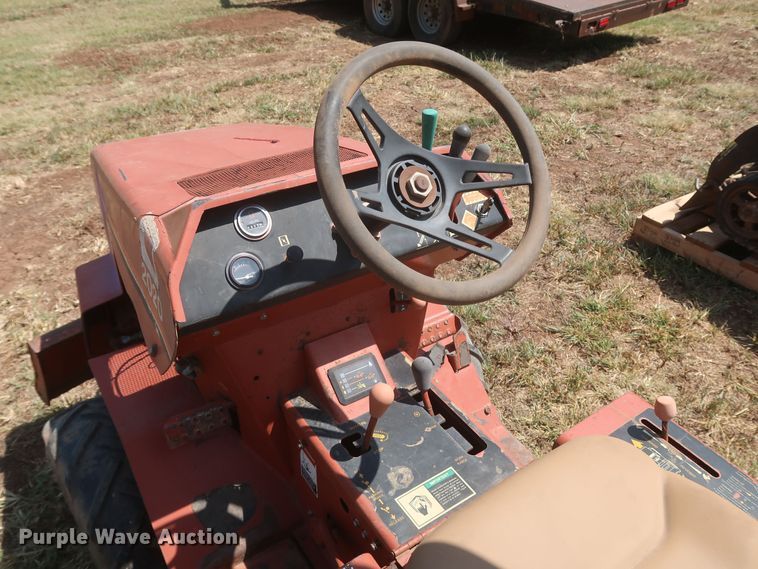 image for item JR9422 1992 Ditch Witch 2020  trencher