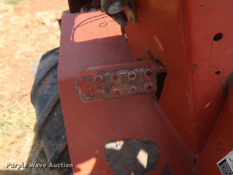 image for item JR9422 1992 Ditch Witch 2020  trencher