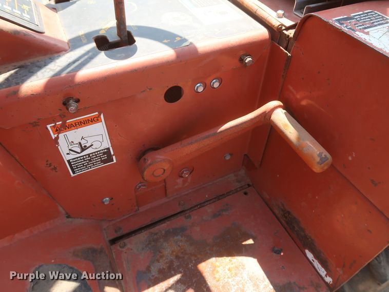 image for item JR9422 1992 Ditch Witch 2020  trencher