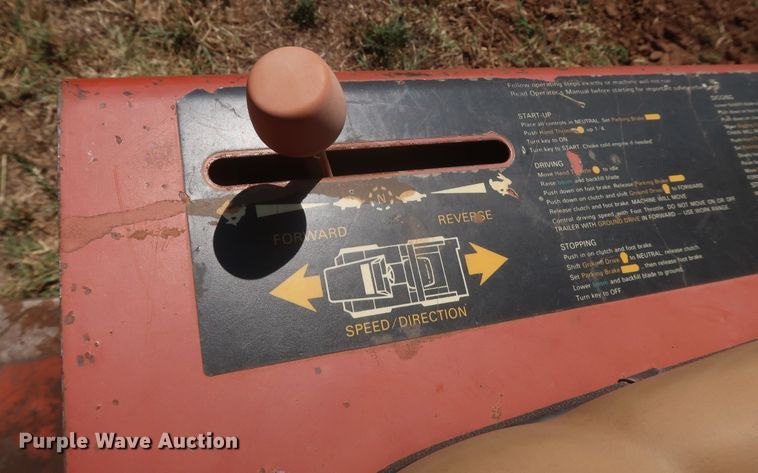 image for item JR9422 1992 Ditch Witch 2020  trencher