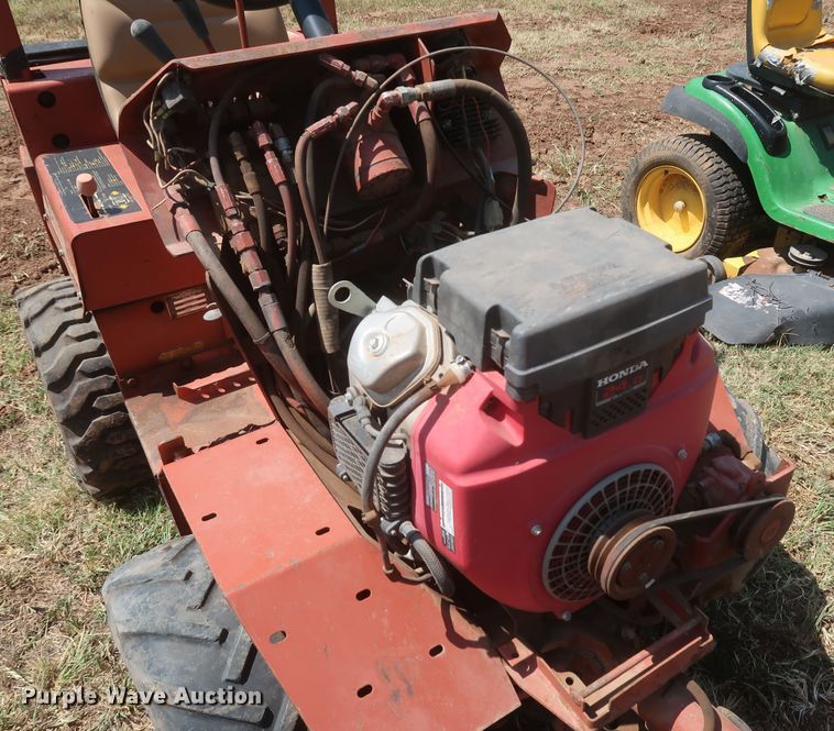image for item JR9422 1992 Ditch Witch 2020  trencher
