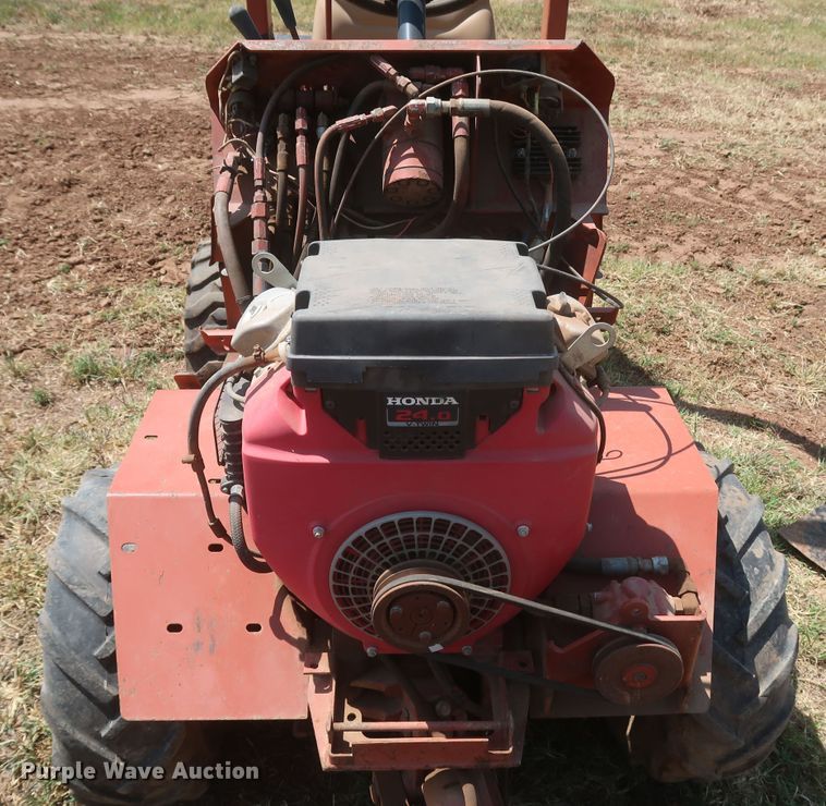 image for item JR9422 1992 Ditch Witch 2020  trencher